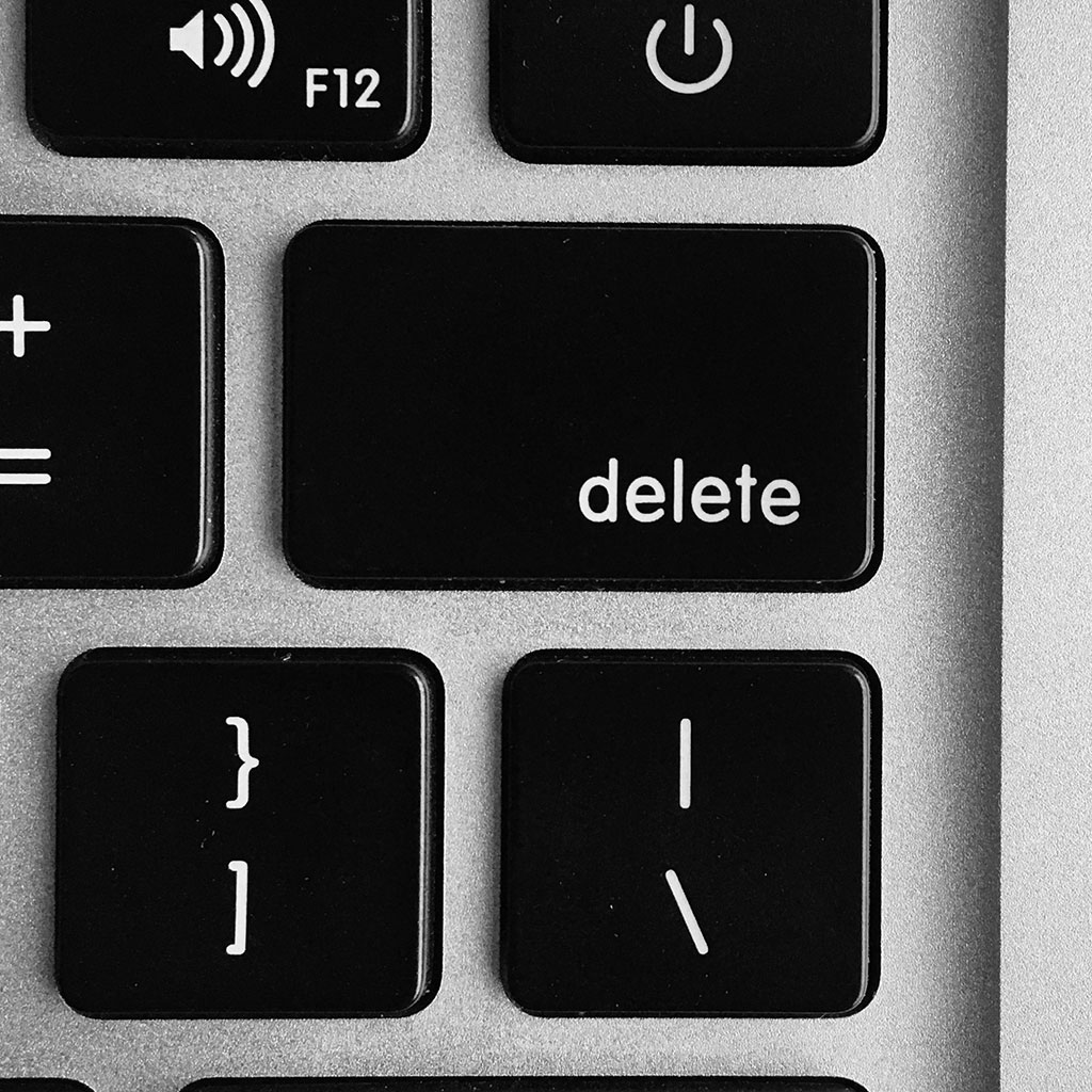 how to delete on macbook