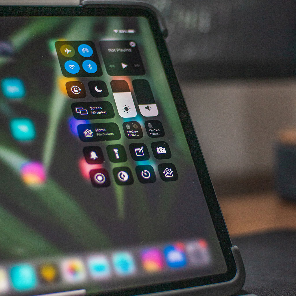 Why you MUST Jailbreak your iPad 