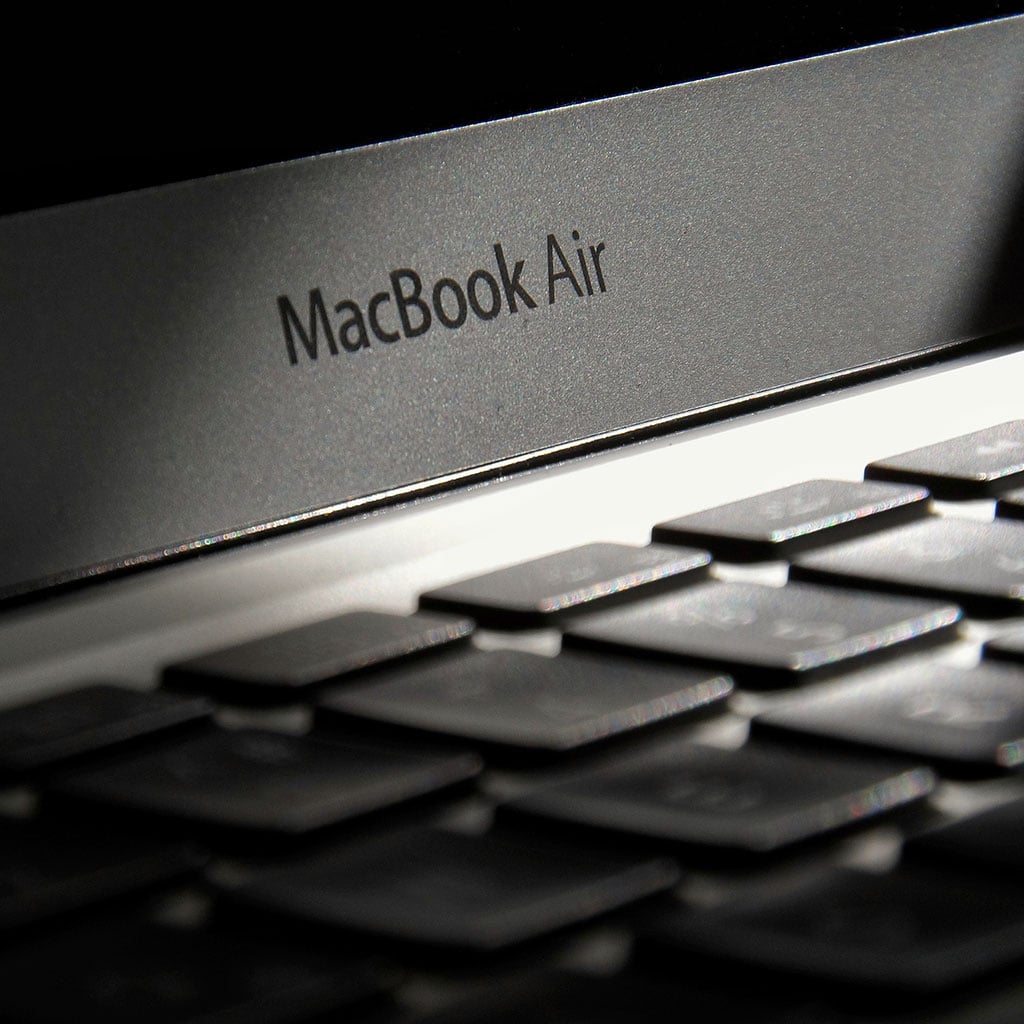 how to restart macbook air