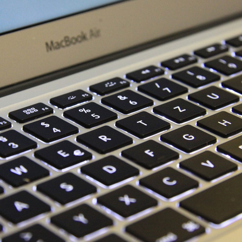 how to type on macbook