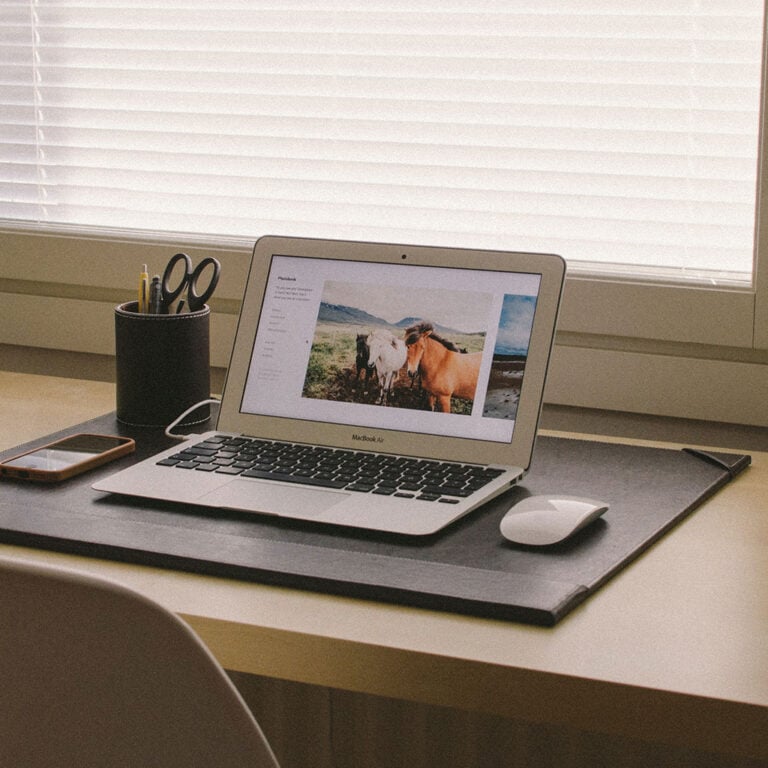 Are MacBooks Touch Screen?