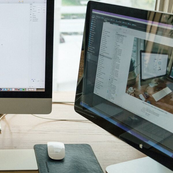 Does an iMac have a lithium battery OurDeal.co.uk