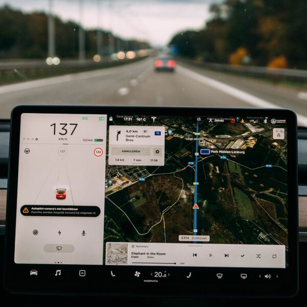 Does WiFi iPad have GPS? OurDeal.co.uk