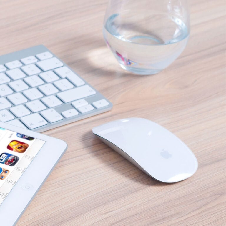 How to change iMac mouse batteries OurDeal.co.uk