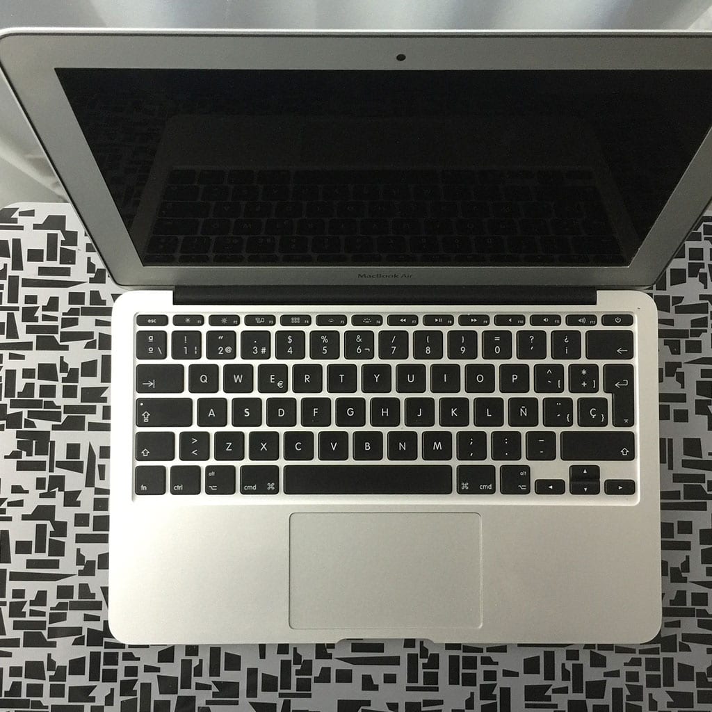 how to free up space on macbook air