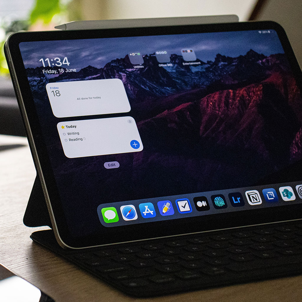 how to get app store back on ipad