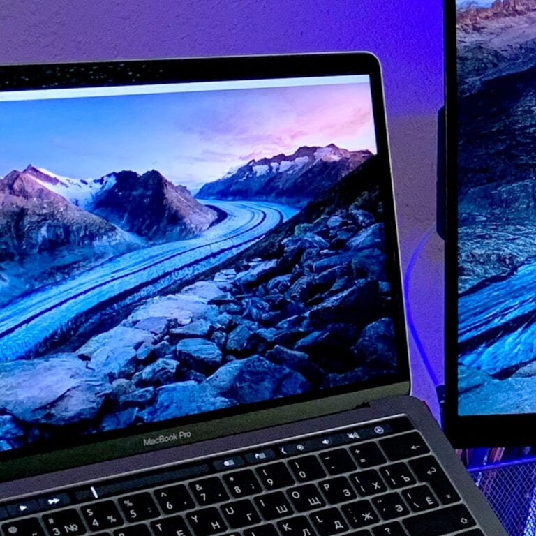 Do MacBooks have OLED screens? OurDeal.co.uk