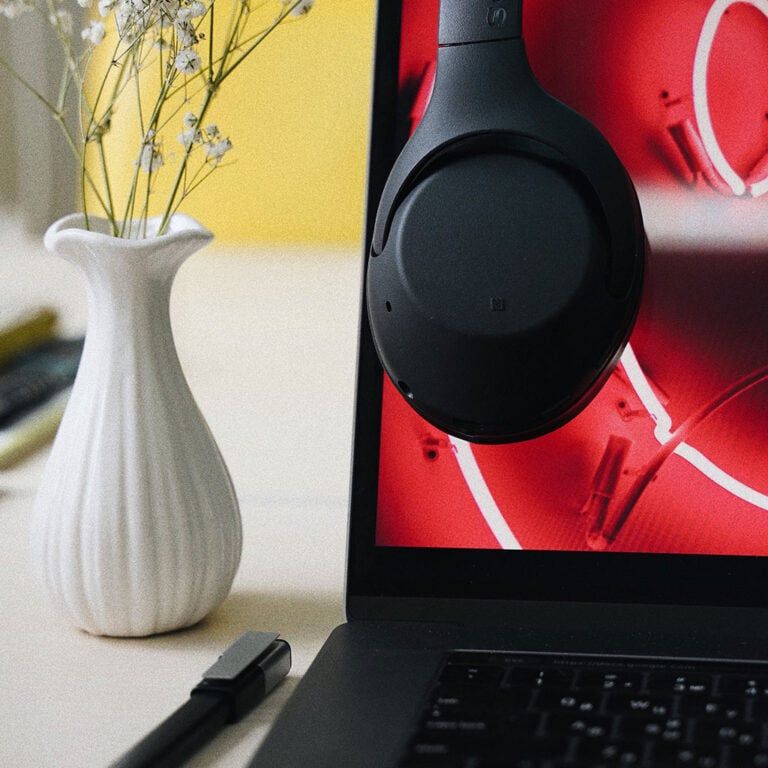 How to connect Sony XM5 to MacBook? OurDeal.co.uk