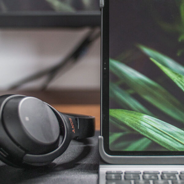 How to connect wireless headphones to iPad? OurDeal.co.uk