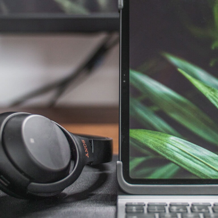 How to connect wireless headphones to iPad? OurDeal.co.uk