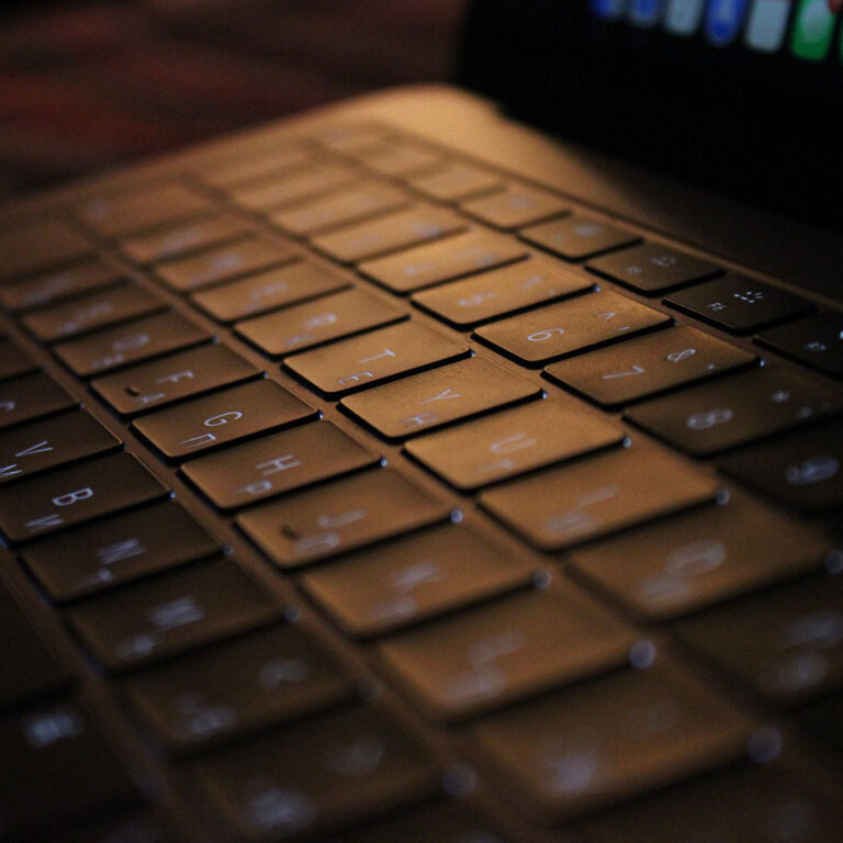 Does MacBook Air keyboard light up? OurDeal.co.uk