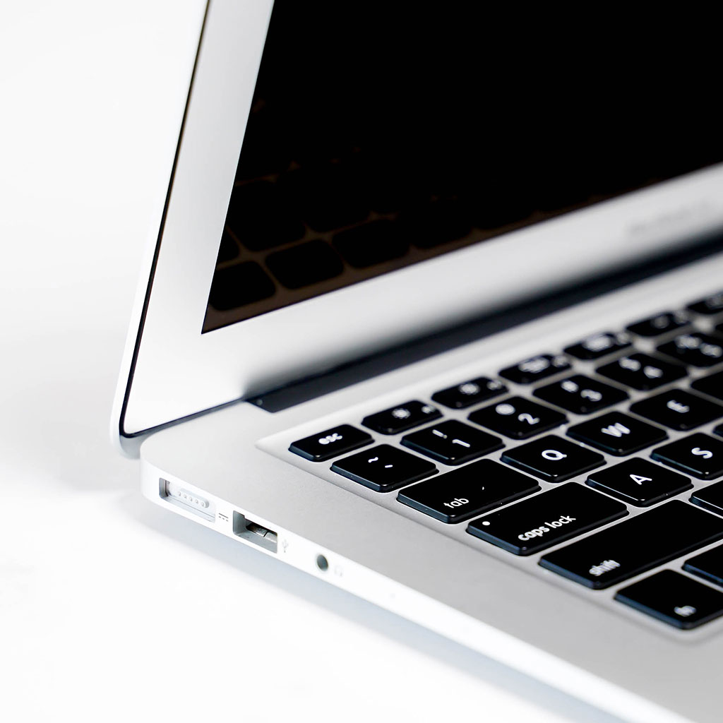 does macbook air m2 have usb port