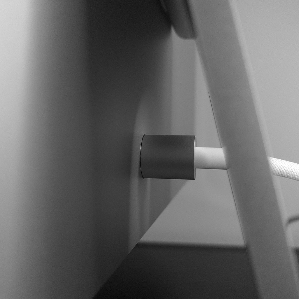 how to tighten imac stand