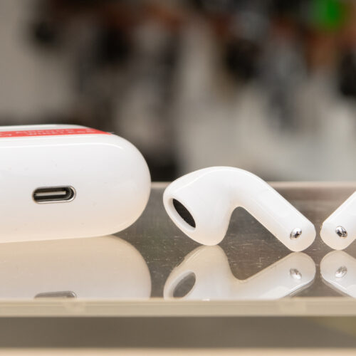 Apple Airpods 4 White with USB-C Charging Case Wireless Earbuds with Active Noise Cancellation